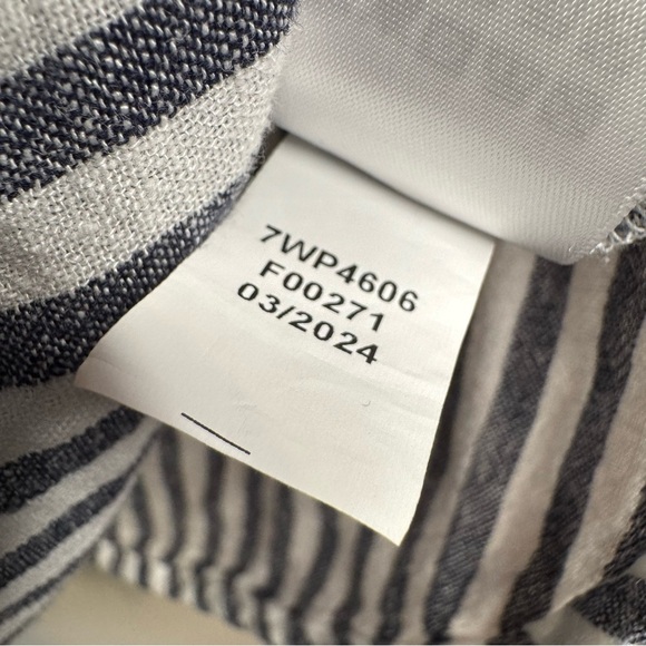 Lucky Brand 2024 Top Women’s Large White Gray Striped Henley 1/4 Button Down D2 - Picture 9 of 11